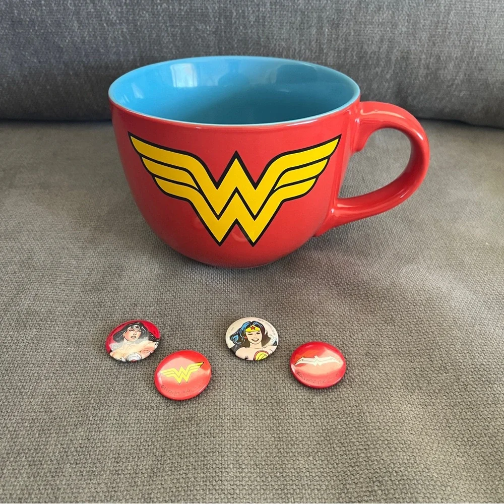 NWOT Iconic Wonder Woman Logo Red Blue Yellow 24 oz Ceramic Mug and Bonus Pins